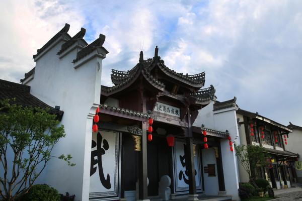 一起打雪仗，享受烧烤，哈尔滨与淄博之旅！
